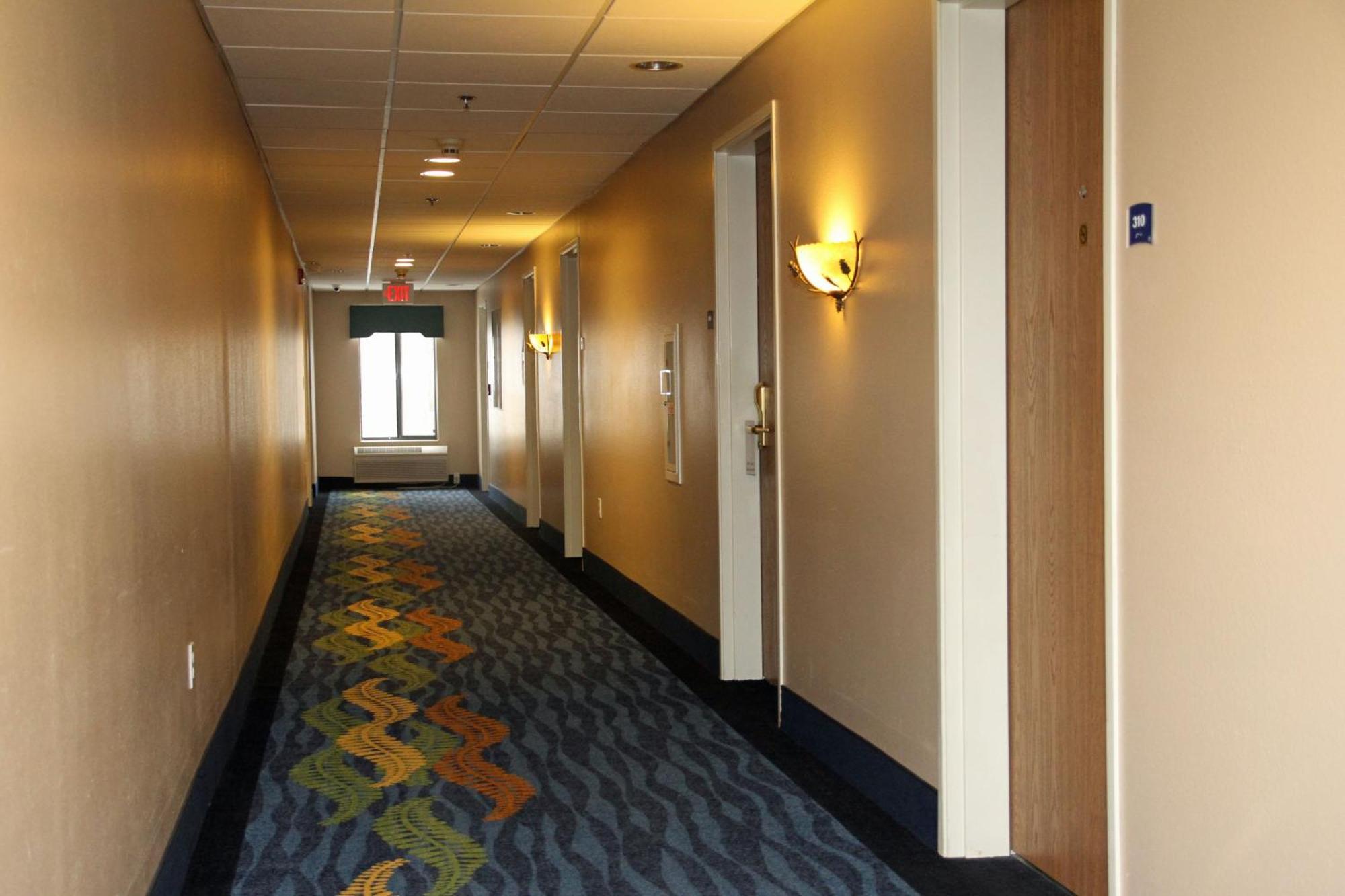 Beachfront Hotel Houghton Lake Esterno foto