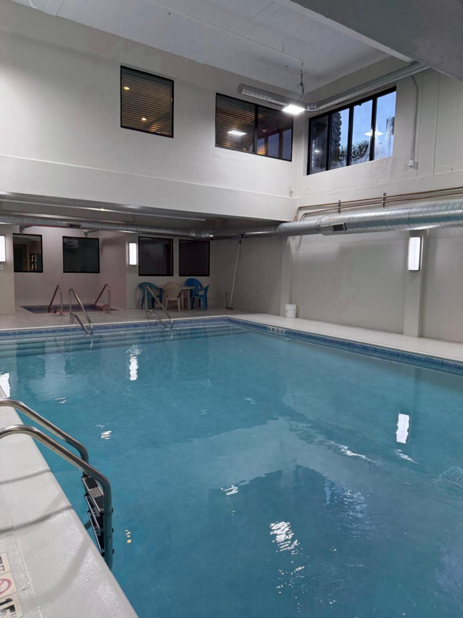 Beachfront Hotel Houghton Lake Esterno foto