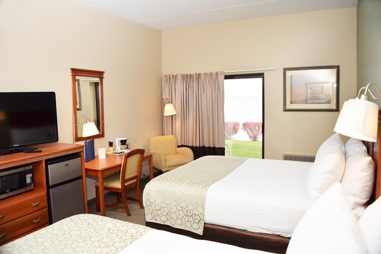 Beachfront Hotel Houghton Lake Esterno foto