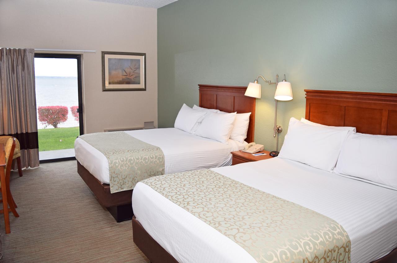 Beachfront Hotel Houghton Lake Esterno foto