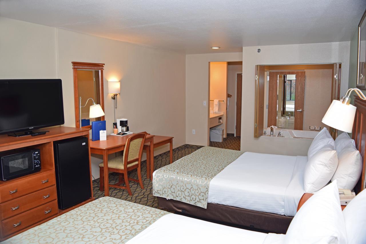 Beachfront Hotel Houghton Lake Esterno foto
