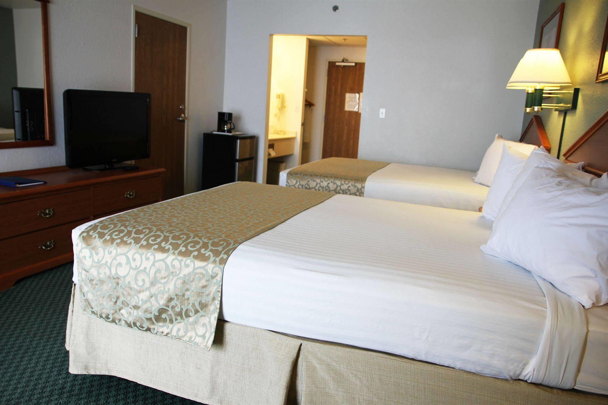 Beachfront Hotel Houghton Lake Esterno foto