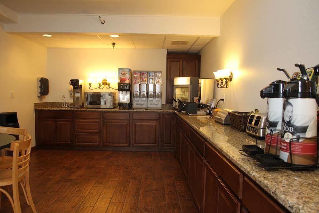 Beachfront Hotel Houghton Lake Esterno foto