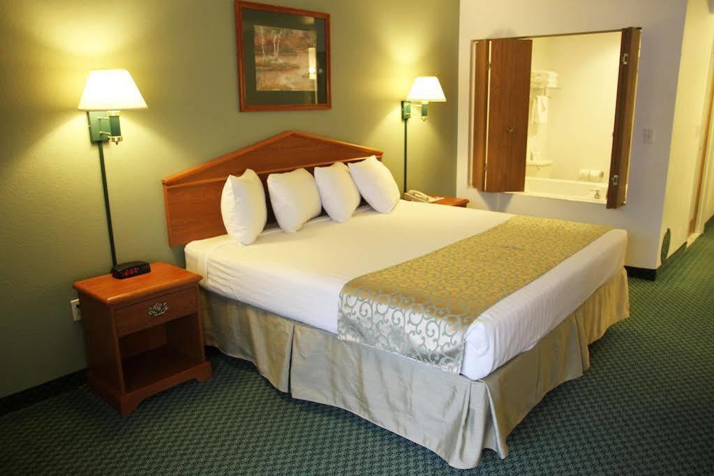 Beachfront Hotel Houghton Lake Esterno foto